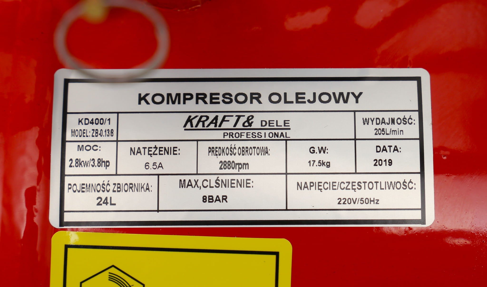 ULJNI KOMPRESOR Kraft&Dele® 24L + PNEUMATSKI SET 8U1